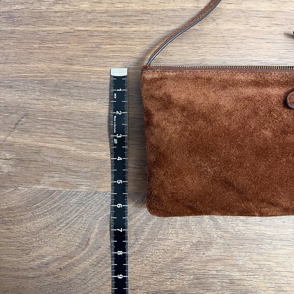 ✨ NWT ✨ - Banana Republic - Suede Bag with adjustable strap - Picture 15 of 15